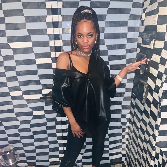 Meet your Posher, K - Picture 1 of 1